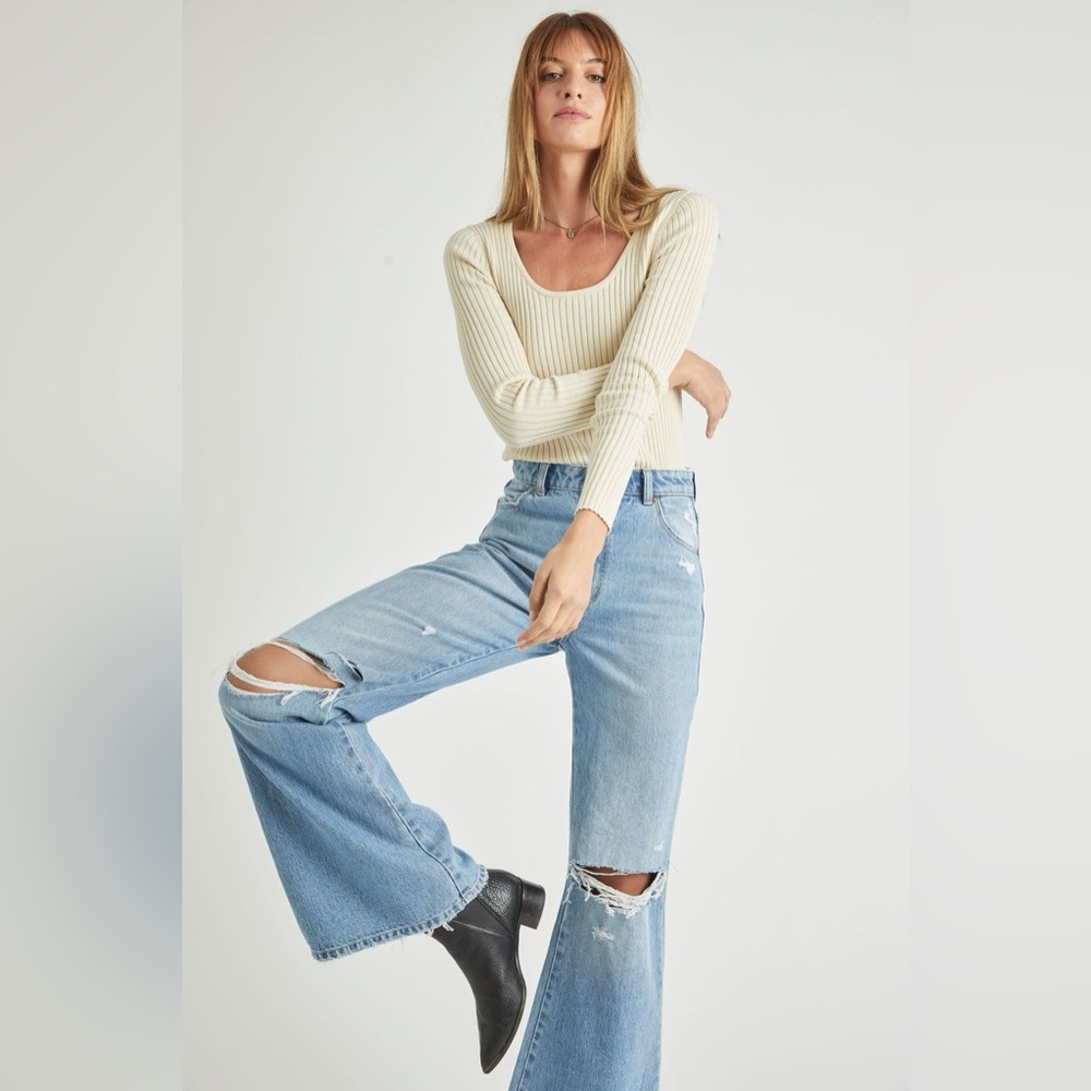 Rolla’s Eastcoast Flare Jeans Size 25 in Sofia Worn Celebrity Fav Vintage Fade - Picture 2 of 14
